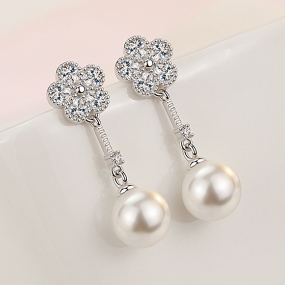 Pierced Pearl Earrings - Picture 4 of 7
